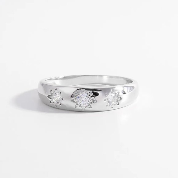 925 Sterling Silver Inlaid Zircon Ring - Picture 2 of 4